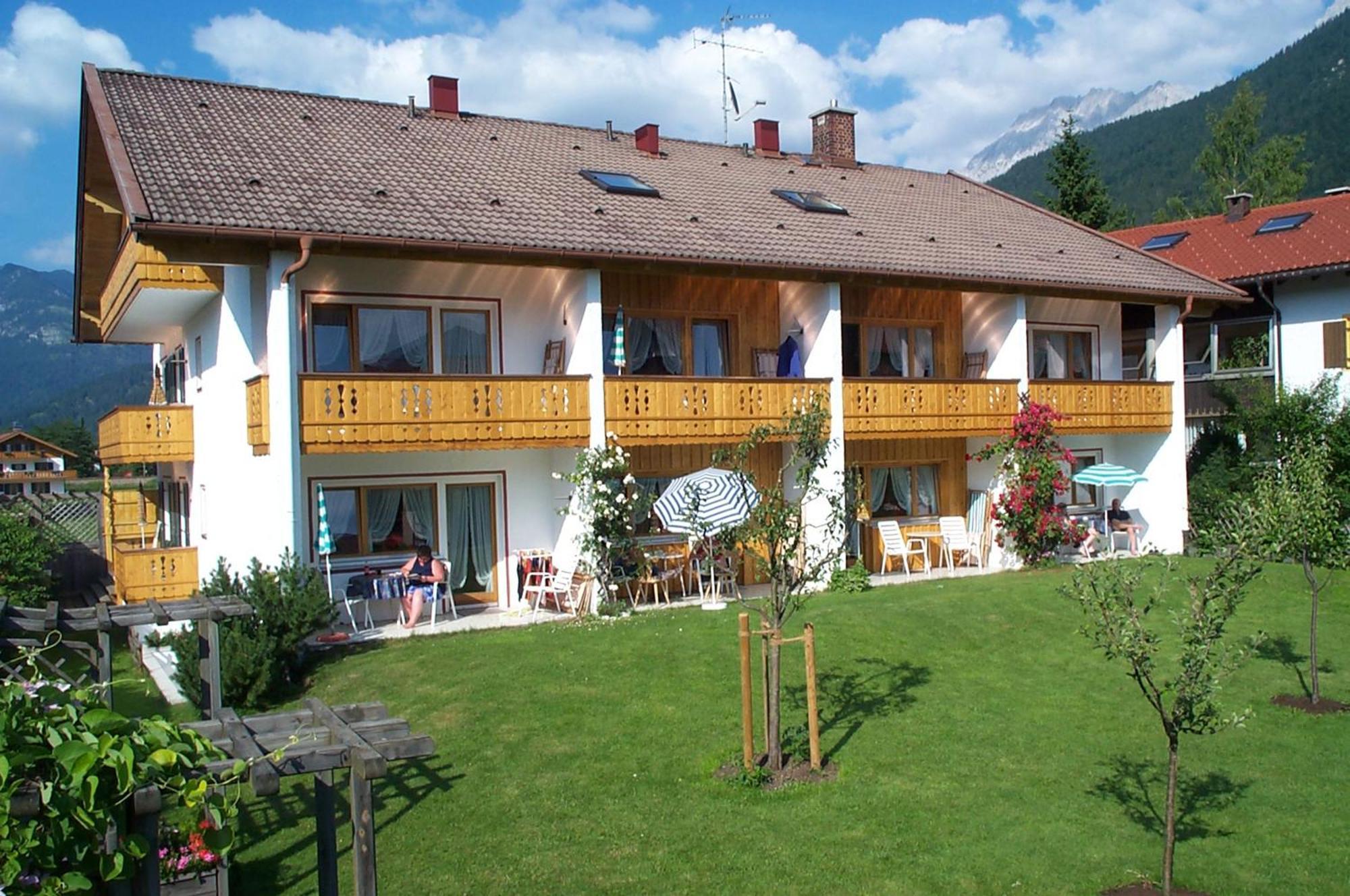 Ferienapartmenthaus Hubertushof Mittenwald Exterior photo